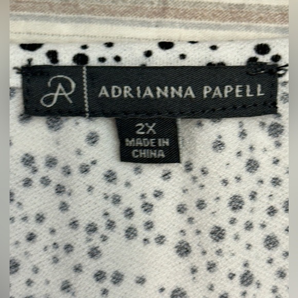 Adrianna Pappel 2X Top Stretch Knit White Black Dot Pleated Round Neck SS Blouse - Picture 3 of 8